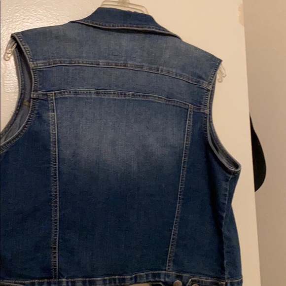 Denim jacket - Picture 2 of 3